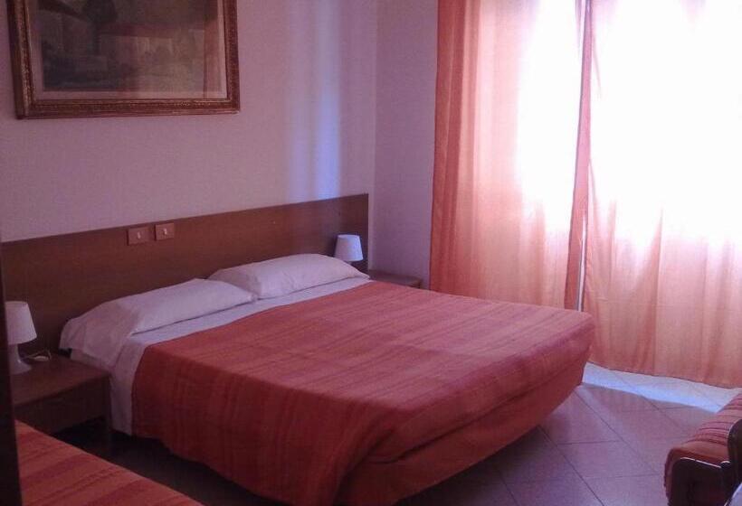 Номер Стандарт Трехместный, Albergo Italia Di Nardi Renzo & C Snc