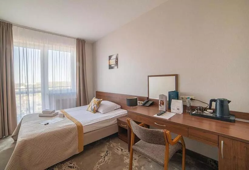 Comfort Yhden Hengen Huone, Astor