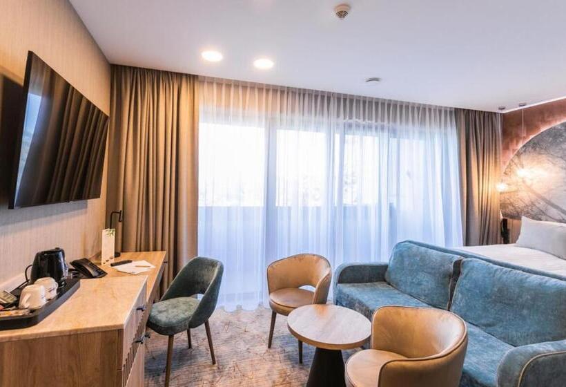 اتاق لوکس, Astor