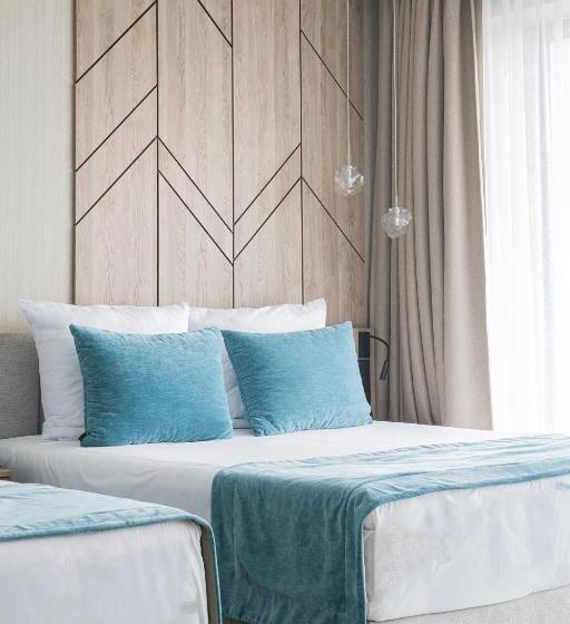 اتاق لوکس خانوادگی, Astor