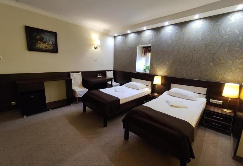 수피리어 룸, Atena