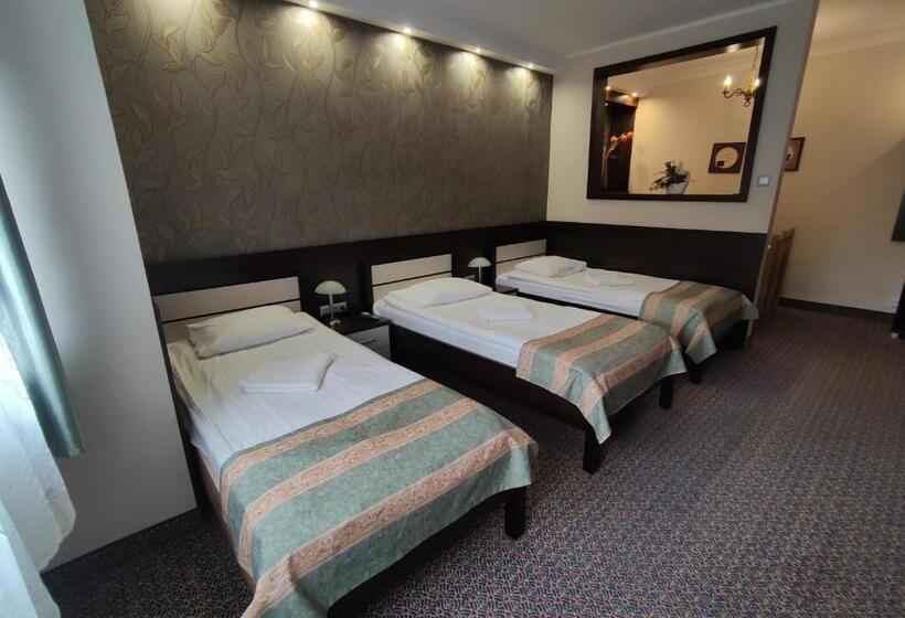 스탠다드 트리플 룸, Atena