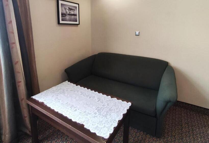 패밀리 룸, Atena