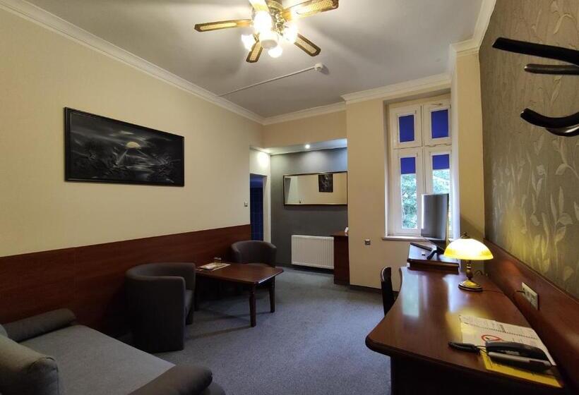 침실 1개 디럭스 아파트, Atena