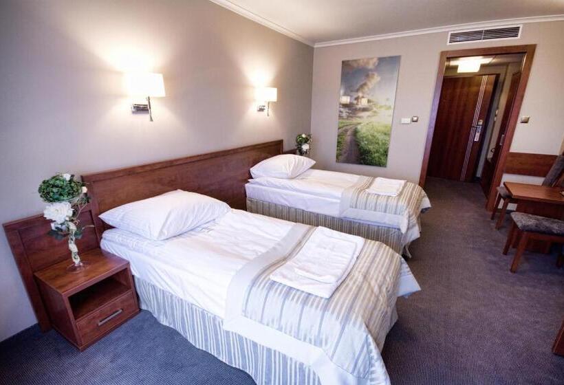 高级大房间, Badura