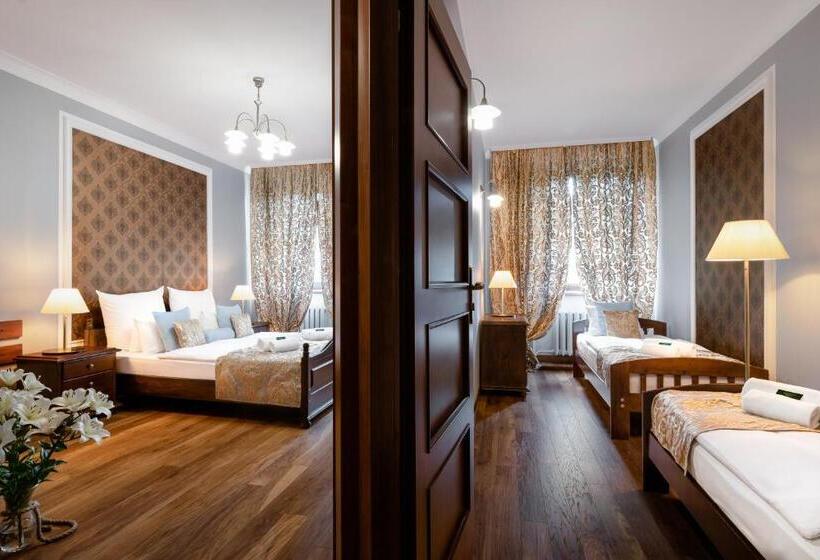 דירת חדר, Baron