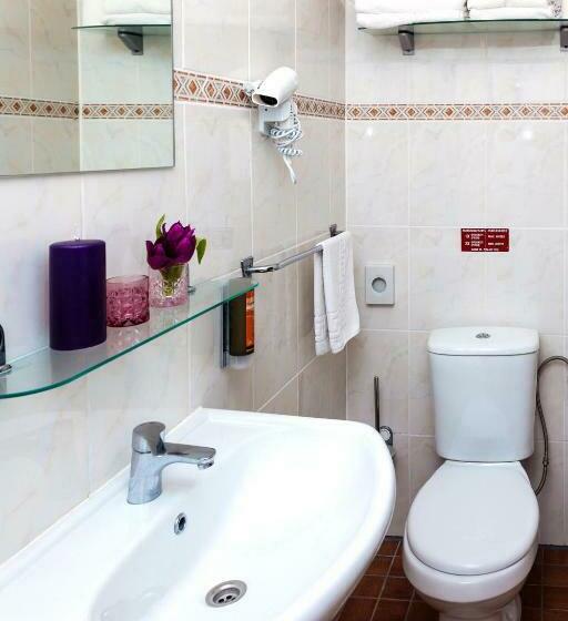 Quarto Familiar, Corel