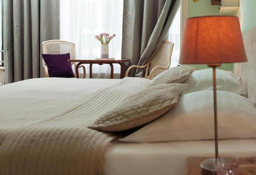 غرفة قياسية ثلاثية, Corel