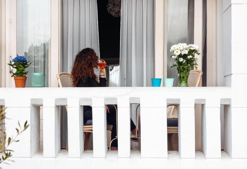 غرفة كومفورت, Corel