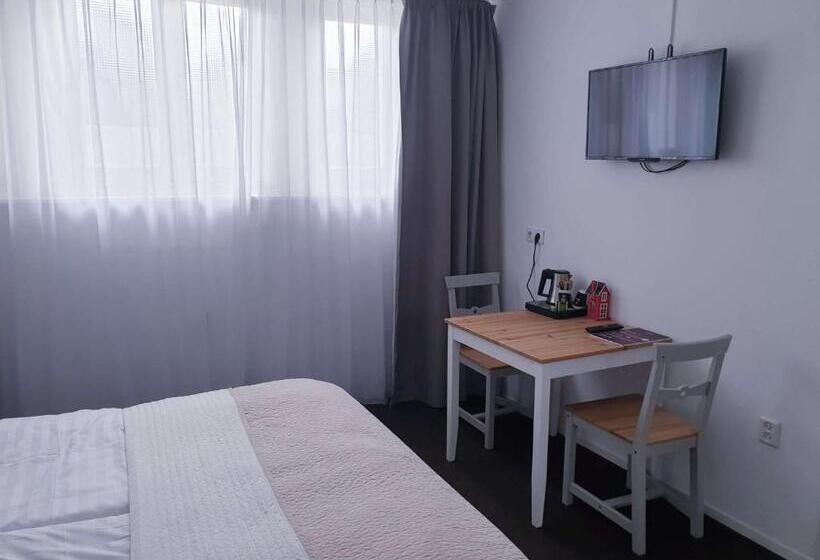 غرفة إقتصادية, Corel