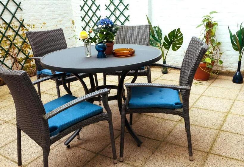 غرفة عائلية, Corel