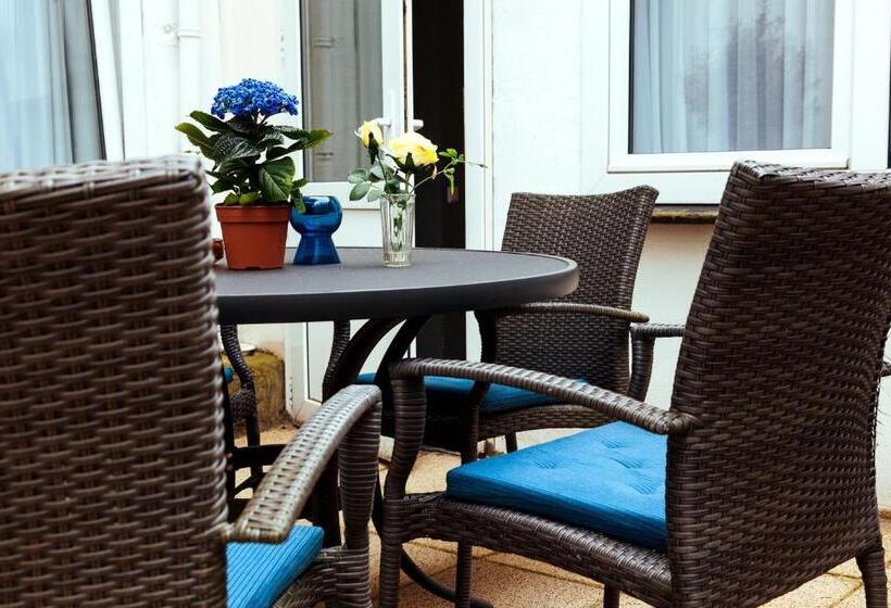 غرفة عائلية, Corel