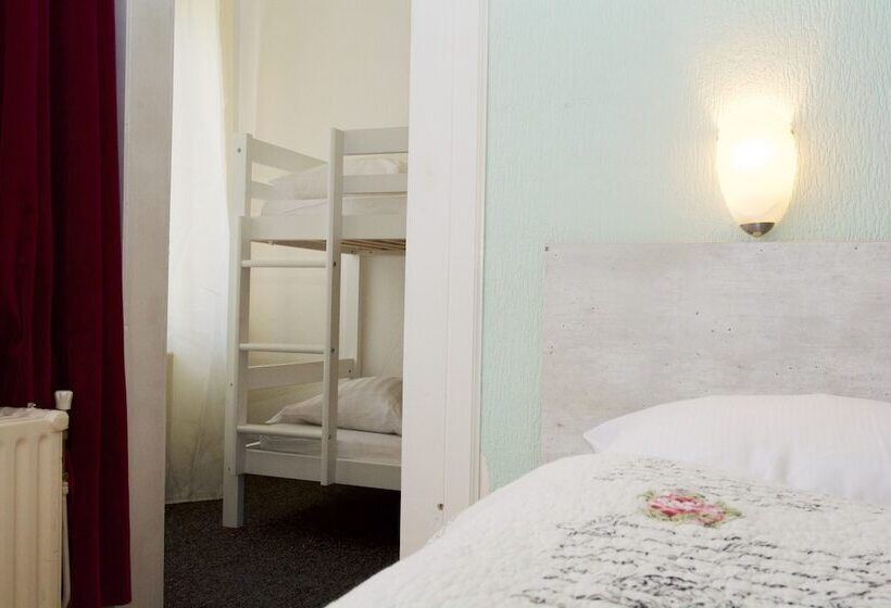 غرفة عائلية, Corel