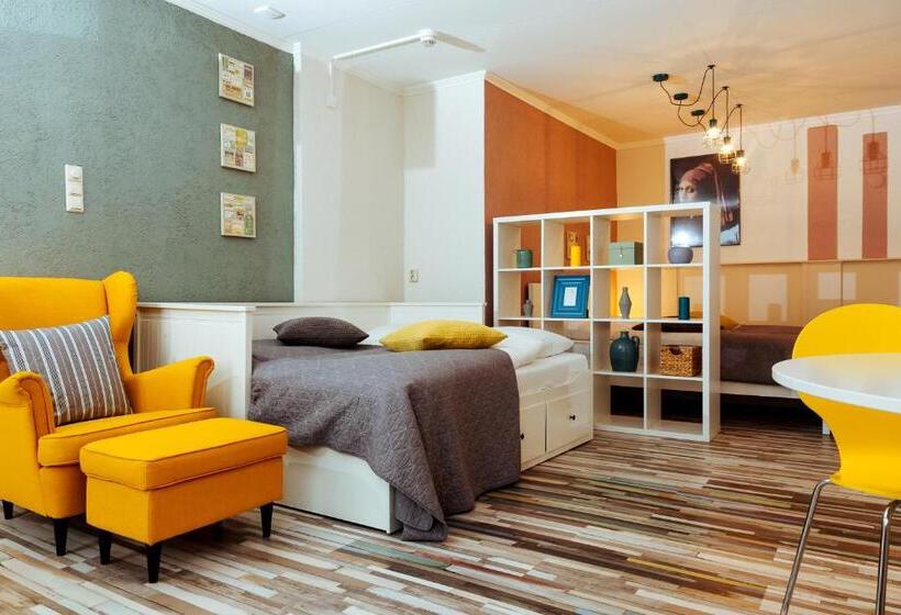 غرفة عائلية, Corel