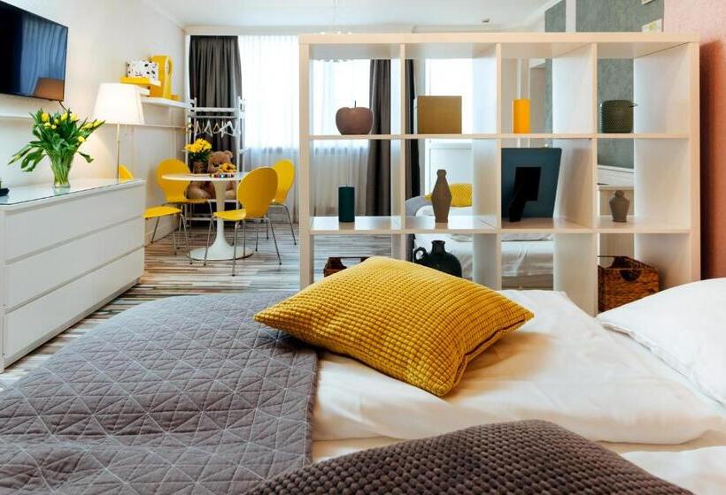 غرفة عائلية, Corel