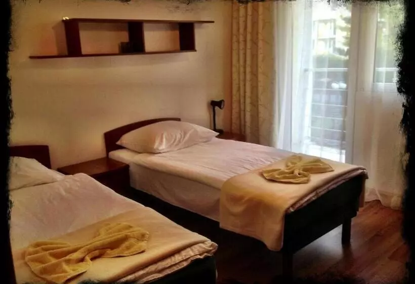 اتاق استاندارد چهار تخته, Graal Spa