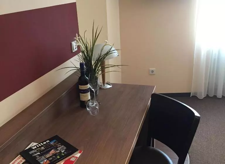 Standard Single Room, Hoppe
