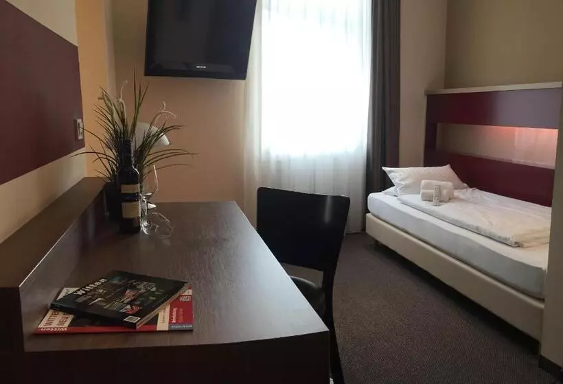 Standard Single Room, Hoppe