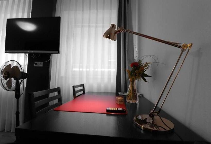 Семейный Номер, Iq