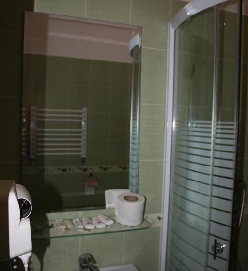 غرفة قياسية ثلاثية, Ośrodek Wypoczynkowy Rapsodia