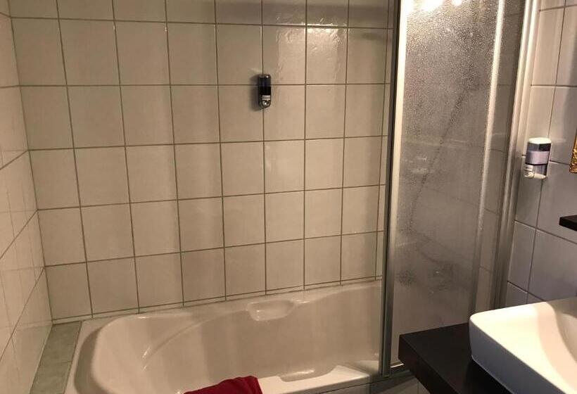 经济型三人房间, Payerbacherhof