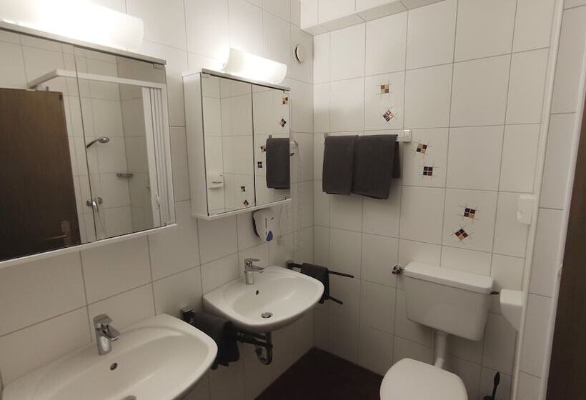 חדר סטנדרט לארבעה, Pension Zum Mühlrad