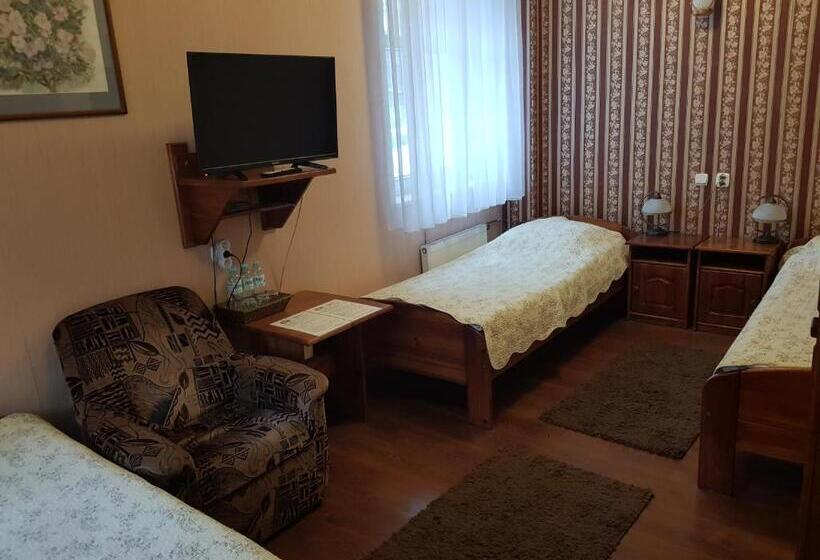 اتاق استاندارد, Pod Zamkiem