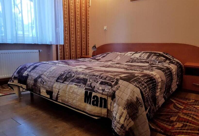 اتاق استاندارد, Pod Zamkiem