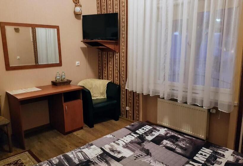 اتاق استاندارد, Pod Zamkiem