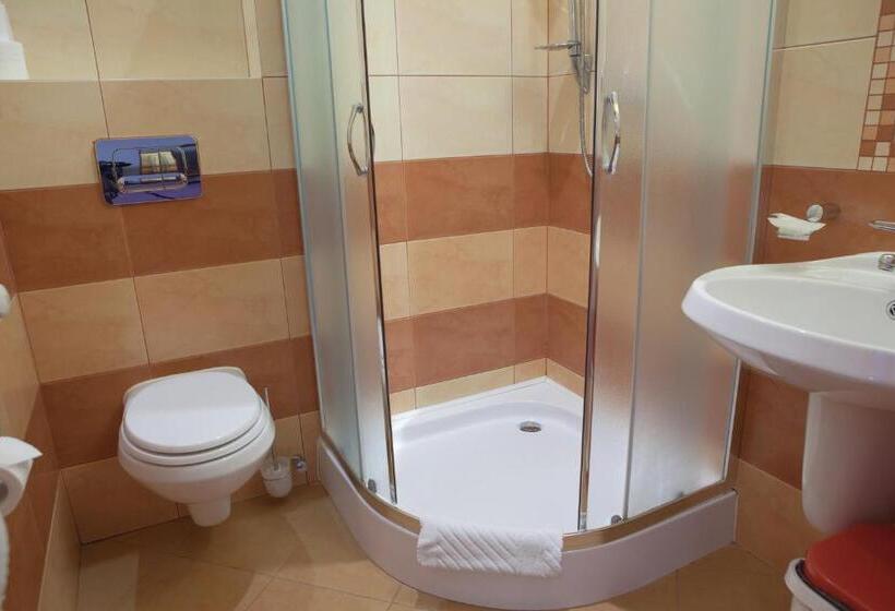 스탠다드 룸, Przedwiośnie