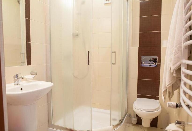 스탠다드 싱글 룸, Przedwiośnie