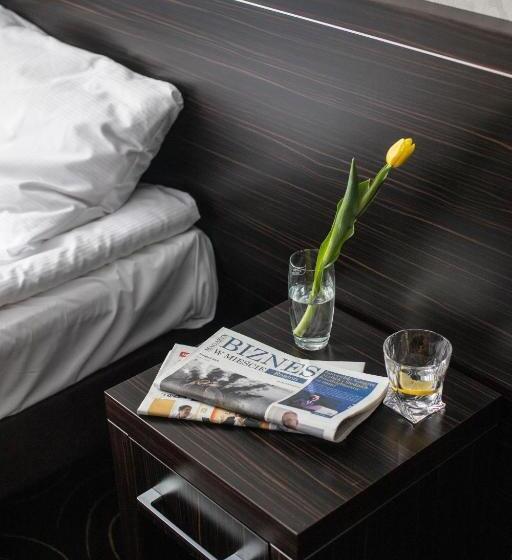 标准单人间, Racibor