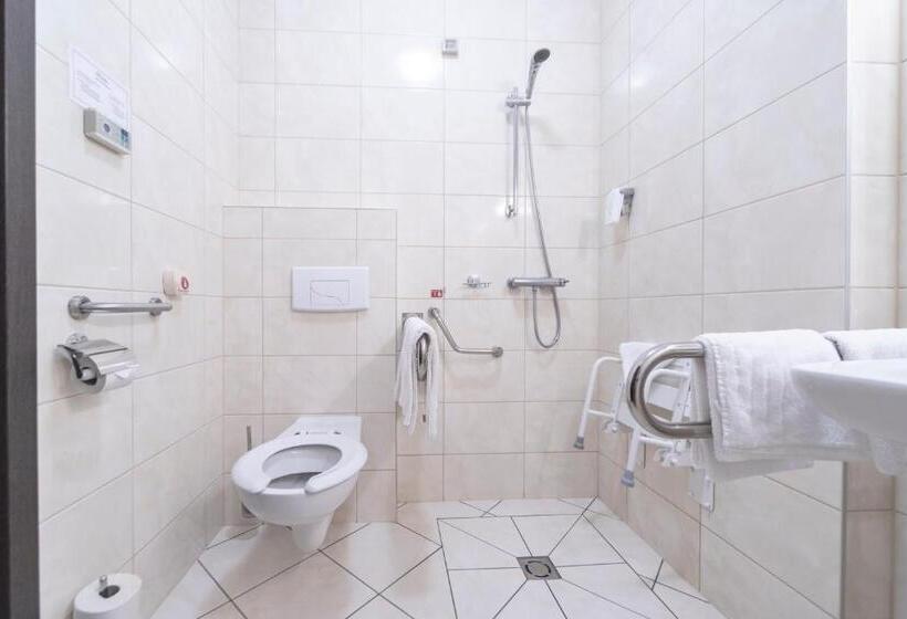 适合残疾人使用的标准间, Racibor