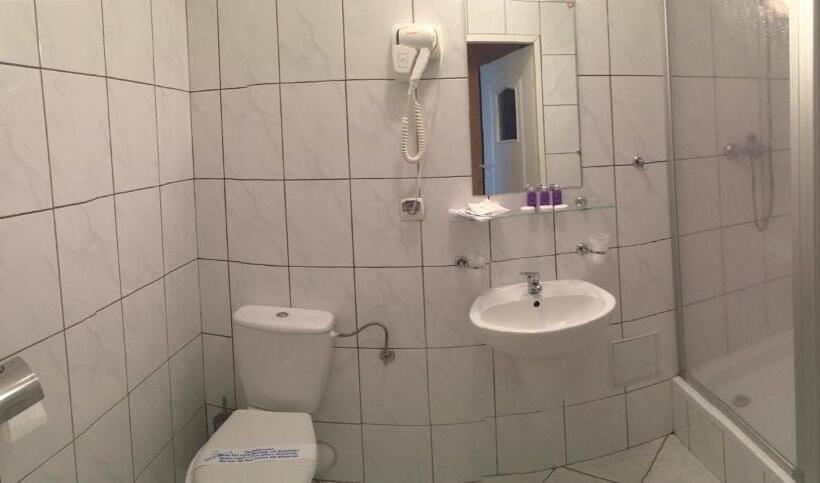 חדר סטנדרט לשלושה, Spichlerz