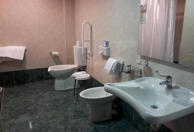 غرفة قياسية ثلاثية, Valentino