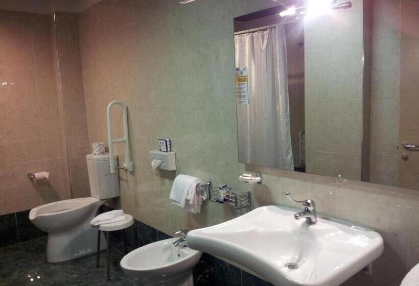 غرفة قياسية رباعية, Valentino