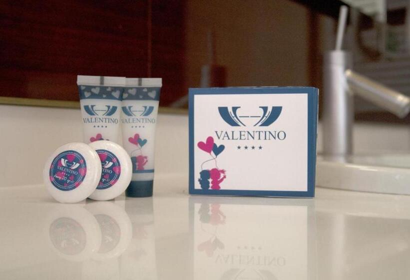 غرفة قياسية رباعية, Valentino