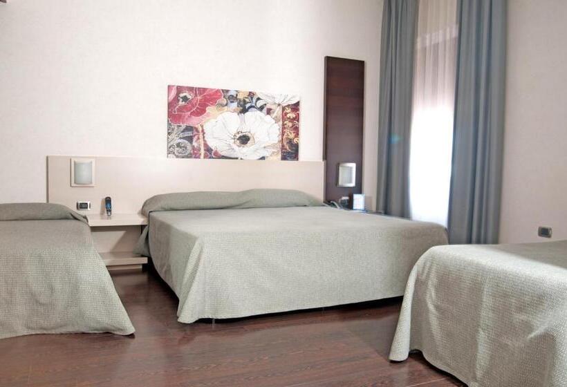 غرفة قياسية رباعية, Valentino