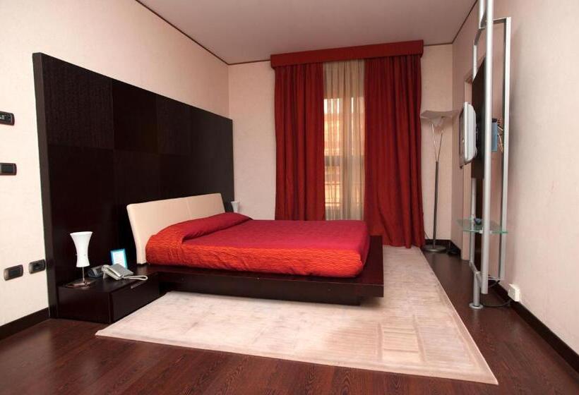 جناح مزوَّد بشرفة, Valentino