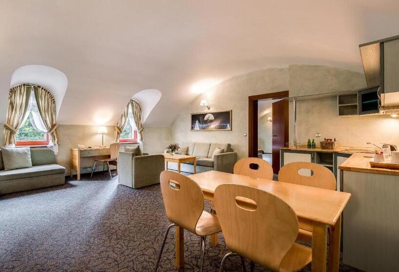 סטודיו דלוקס, Jelenia Struga Medical Spa