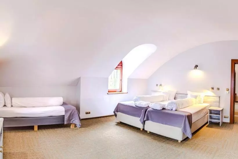デラックススタジオ, Jelenia Struga Medical Spa