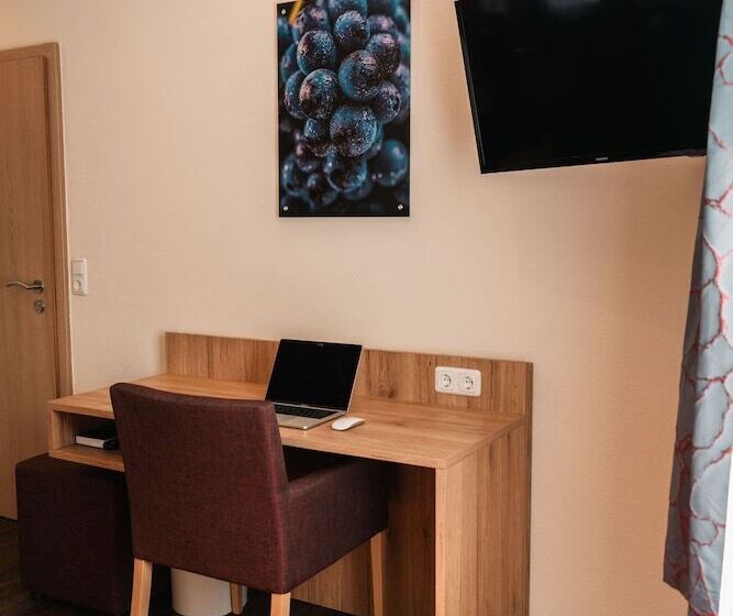 스탠다드 룸, Landhotel Und Weingasthof Schwarzer Adler