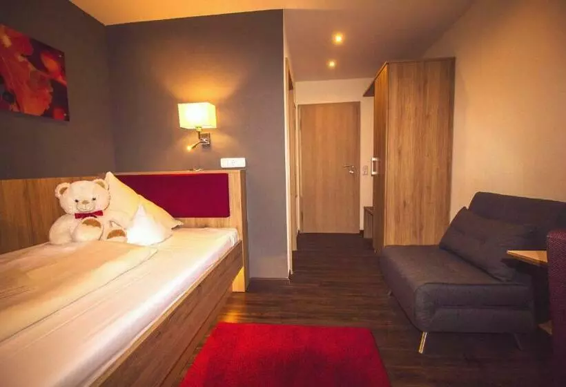 اتاق استاندارد یک نفره, Landhotel Und Weingasthof Schwarzer Adler