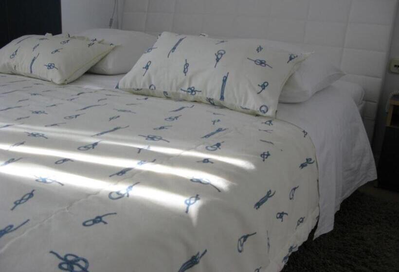 带海景的标准工作室, Villa Mario