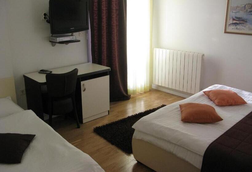 舒适三人间, Villa Mario