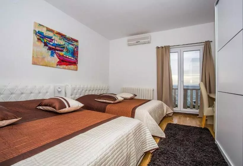 Habitació Quàdruple Deluxe, Villa Mario