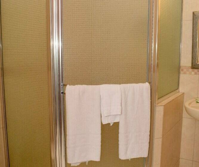 اتاق استاندارد سه نفره, Plaza Alicante