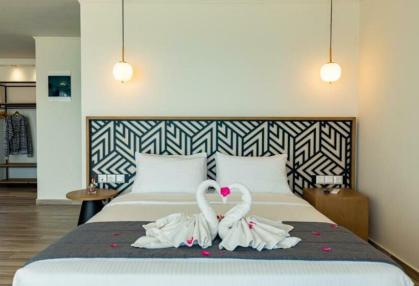 جناح جونيور مطلّ علي البحر, Casa Bloo Adults Only