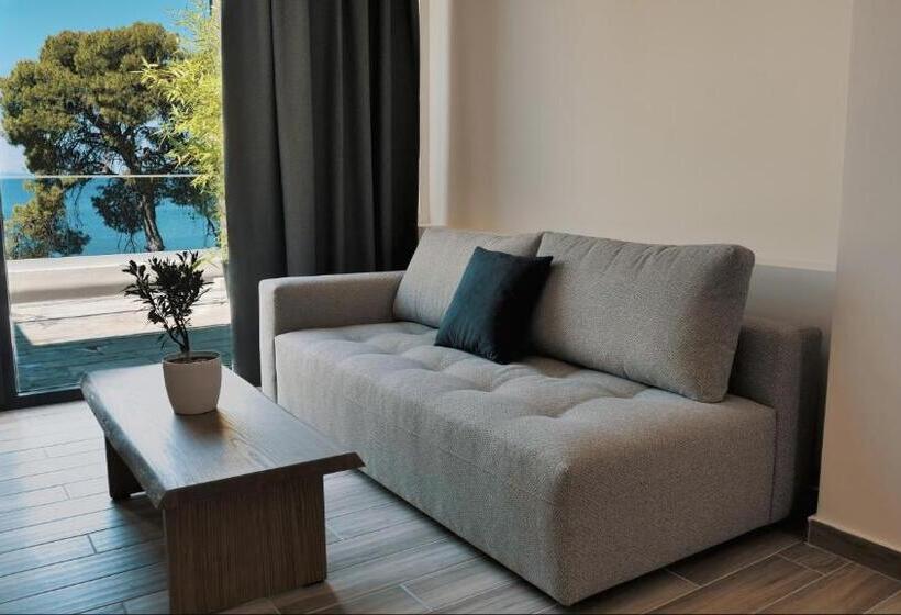 جناح جونيور مطلّ علي البحر, Casa Bloo Adults Only