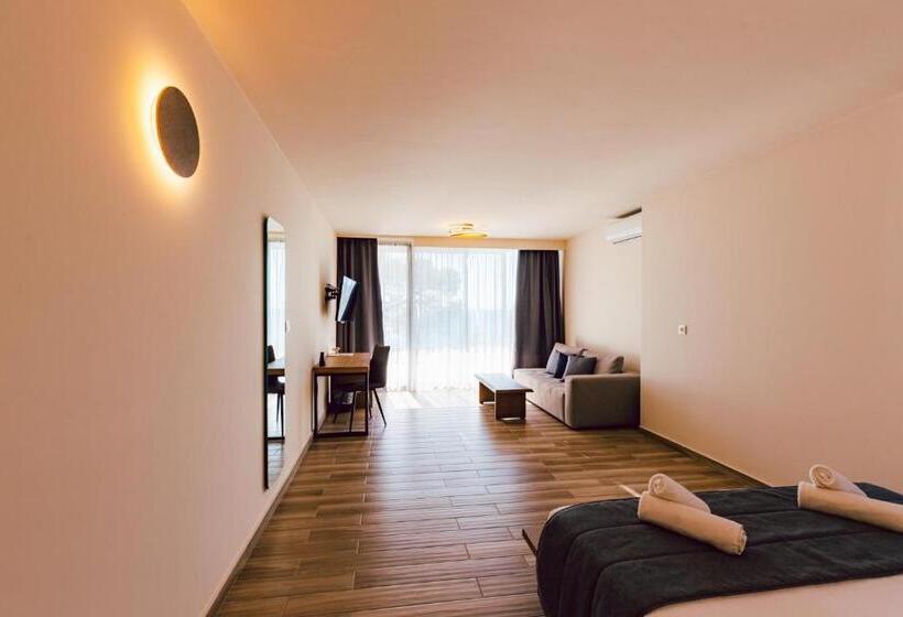 جناح جونيور مطلّ علي البحر, Casa Bloo Adults Only